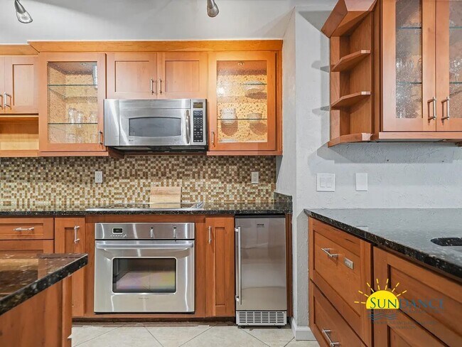Building Photo - Furnished Optional 2 Bedroom Home, Holiday Isle Waterfront Condo!