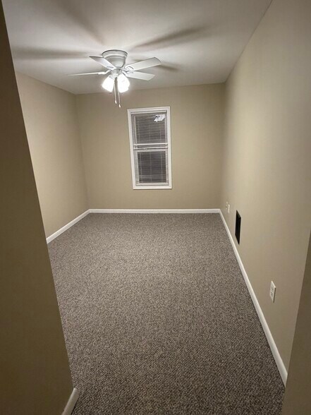 Building Photo - 1017 Pine St