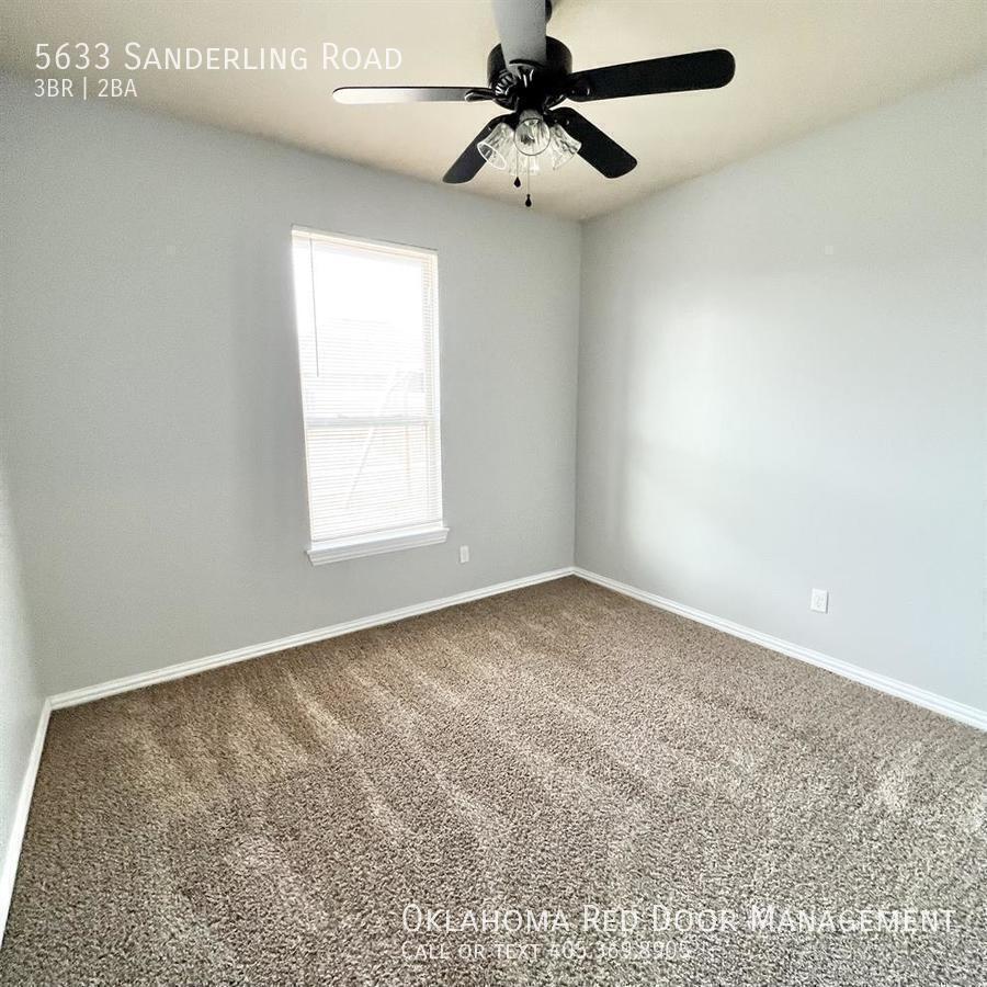 Building Photo - 5633 Sanderling Rd