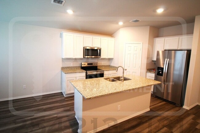 Building Photo - 1704 Cedrus Dr