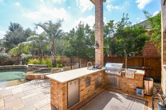 Building Photo - 7106 Habersham Ave