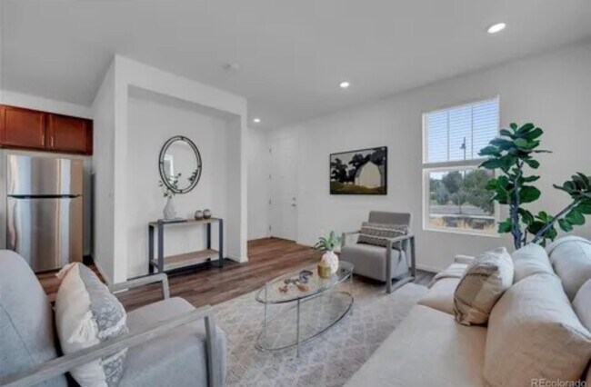 Building Photo - 1107 Anker Dr