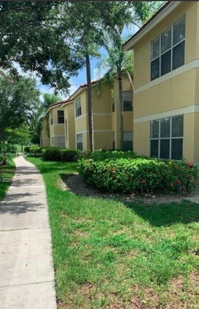 Primary Photo - 12840 Vista Isles Dr