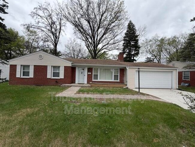 Building Photo - 1045 N Florissant Rd