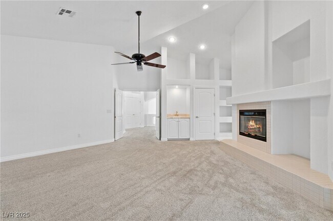 Building Photo - 3004 Sun Lake Dr