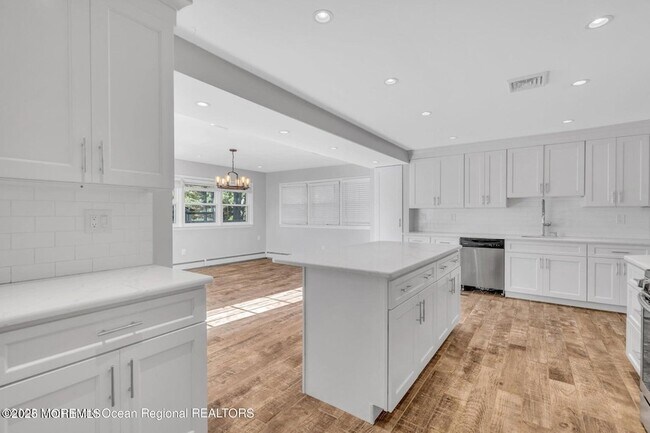 Building Photo - 2253 Llewellyn Pkwy