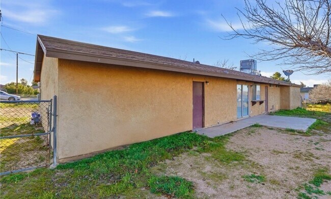 Building Photo - 12561 Shamrock Ave