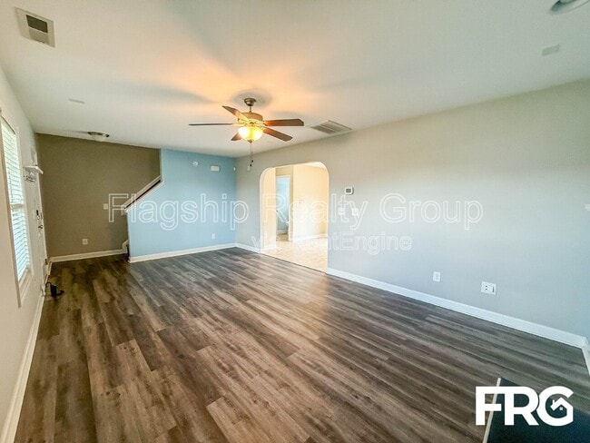 Building Photo - 1217 Teakwood Dr