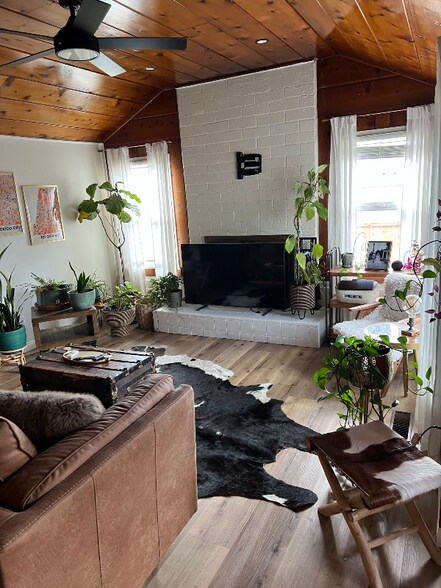 Building Photo - 11457 Manzanita Rd