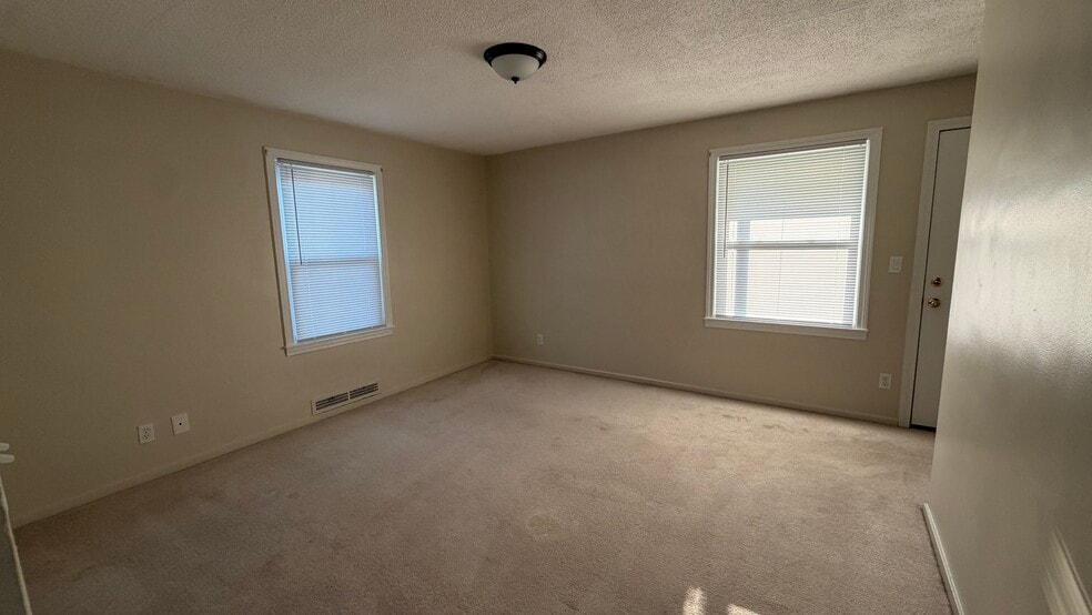 Living room - 55 Birch Rd