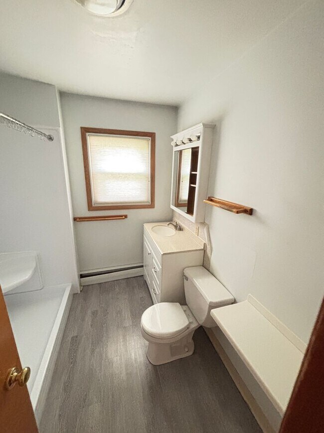 Building Photo - Spacious 3br Home for rent located in Whitehall, Echo Heights!