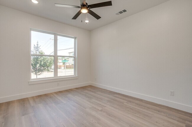 Building Photo - 2801 Forest Park Blvd