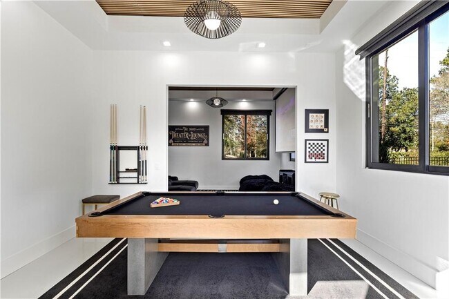 Building Photo - 3600 Lower Roswell Rd