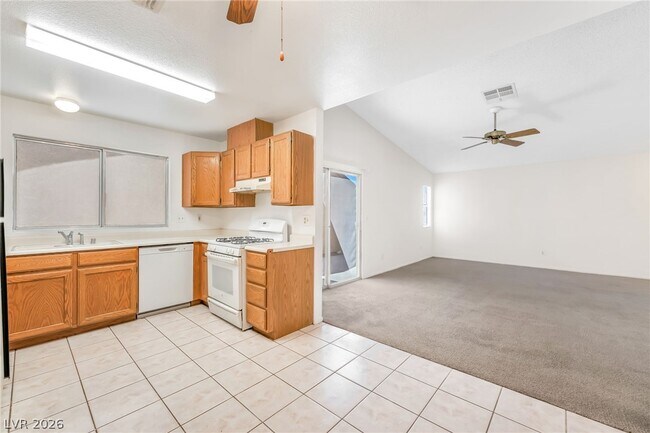 Building Photo - 4656 Bumblebee Cir