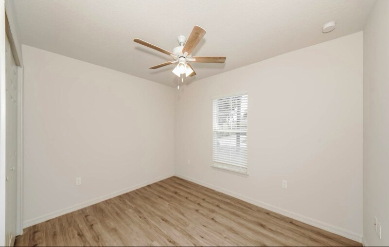 Building Photo - 9 Philmont Ln