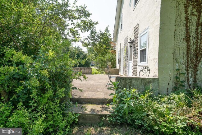Building Photo - 504 Harriton Rd