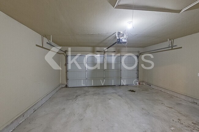 Building Photo - 4210 Syracuse St