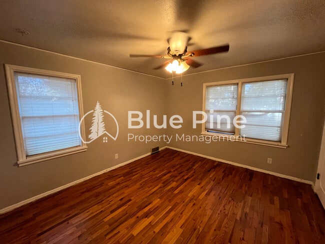 Building Photo - 175 W 17th St