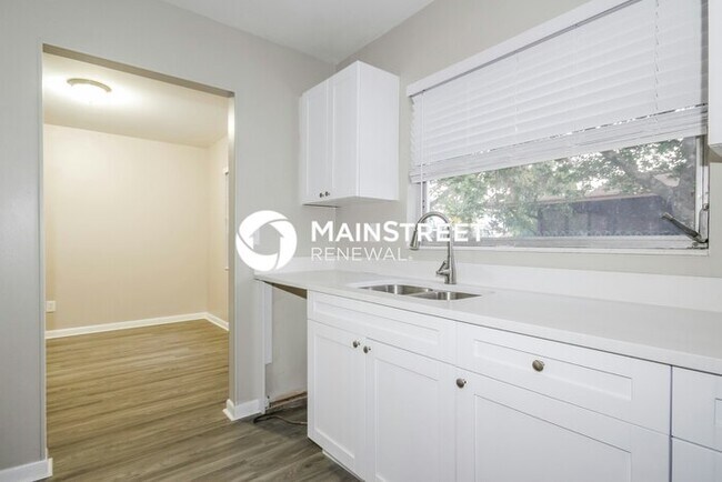 Building Photo - 4 Bedroom Pet-Friendly Home in Tampa, FL w...