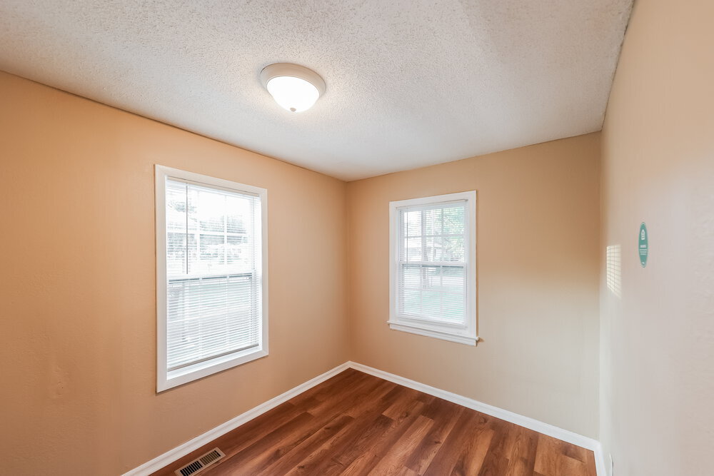 Building Photo - 2512 Circle Dr