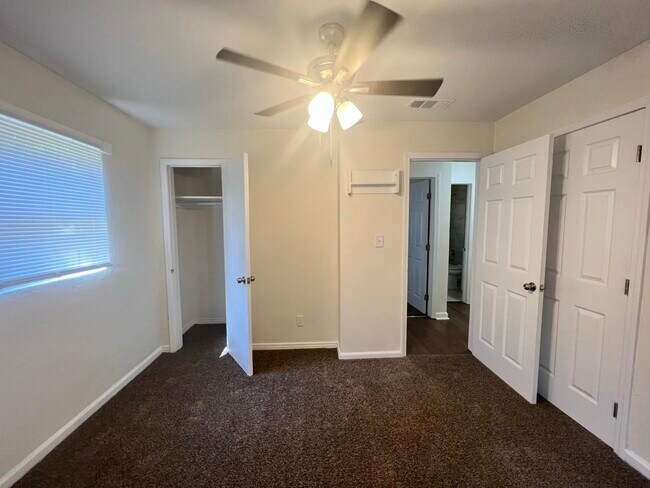 Building Photo - 3422 Miami Dr