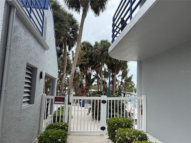 Building Photo - 4823 Ebbtide Ln