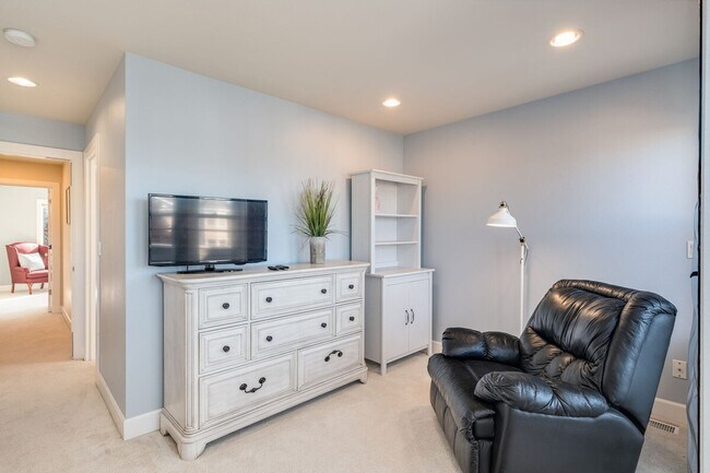 Building Photo - 4224 Francis Ave N