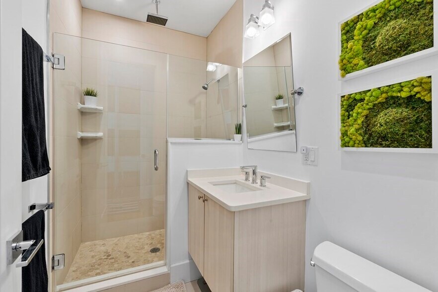 Building Photo - 5 Mohawk St