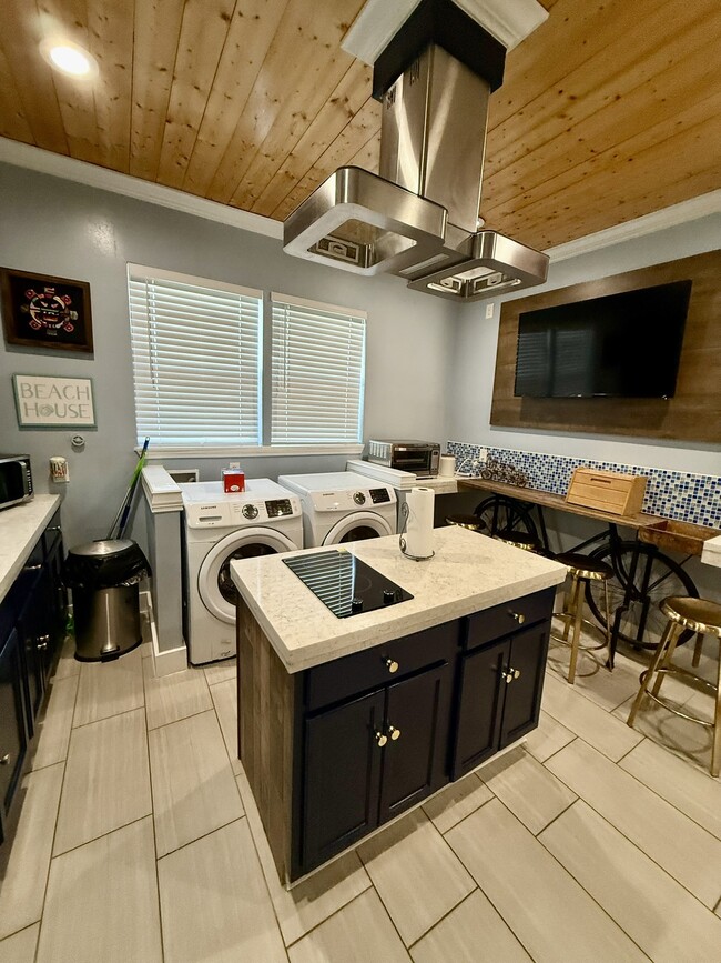 Building Photo - 2312 37th St