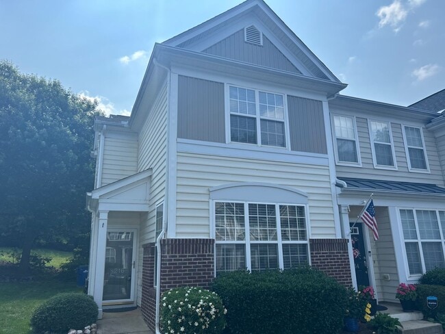 Primary Photo - 2 Bed | 2.5 Bath End Unit Townhome in Rale...