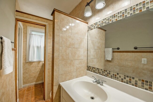Building Photo - 3086 Waterford Dr