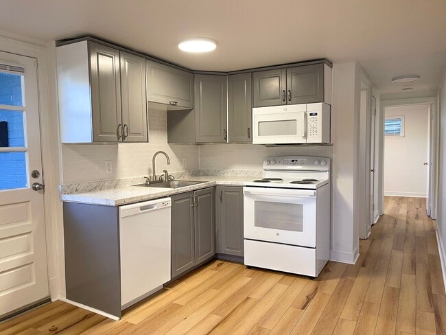 Building Photo - 801 Calhoun St