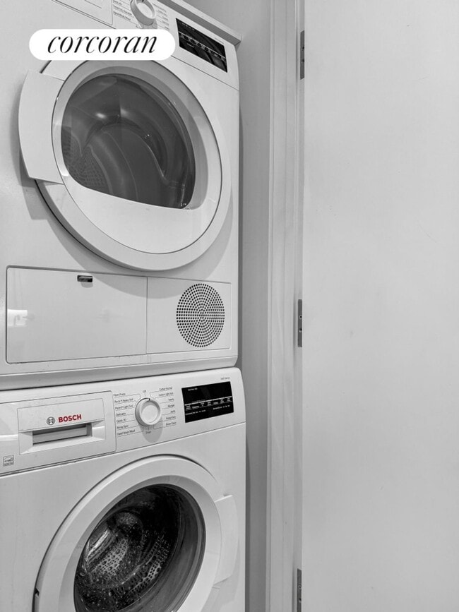 Building Photo - 98 Front St