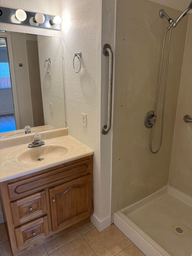 Building Photo - 5546-5548 Kohler Avenue