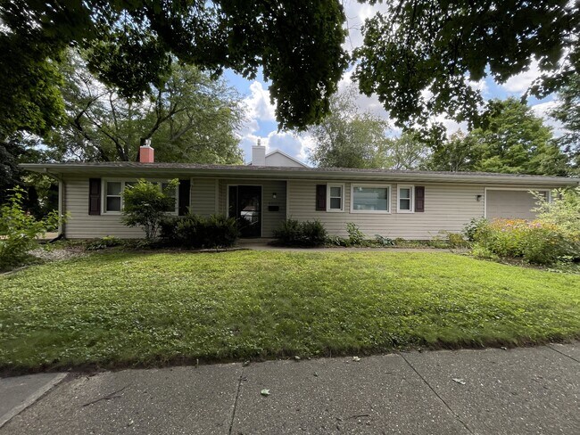 Primary Photo - 4009 St Clair St