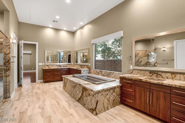 Building Photo - 32 Hunting Horn Dr
