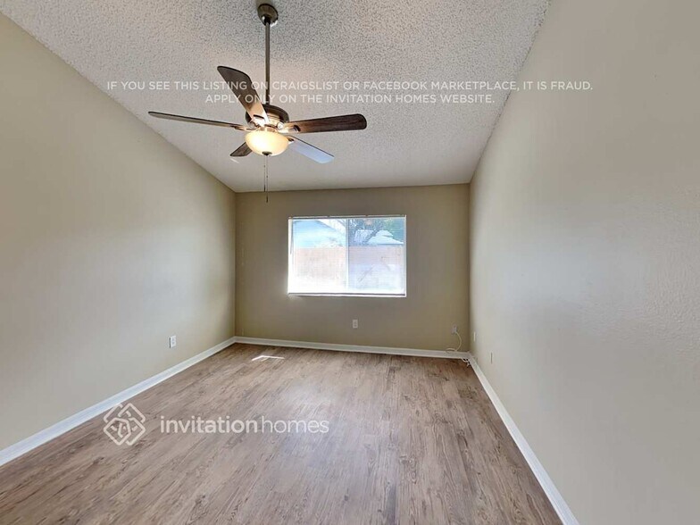 Building Photo - 1054 Providence Ln