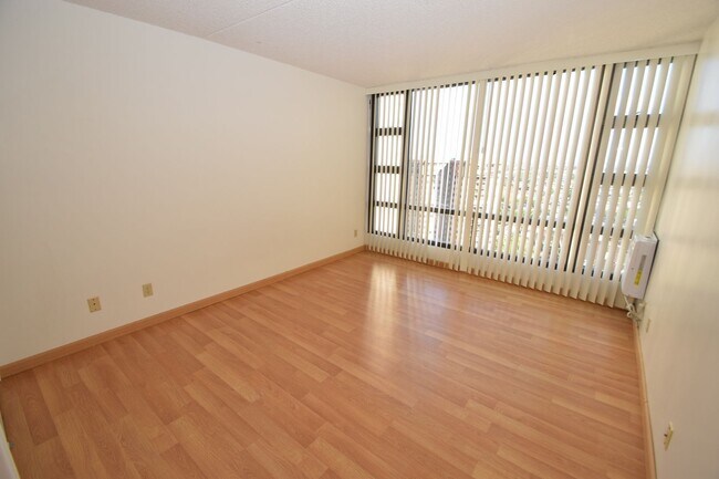 Building Photo - 121D1002- 98-402 Koauka Loop, Unit 1916