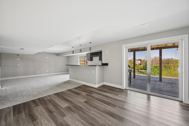 Building Photo - 3947 Buckhill Dr