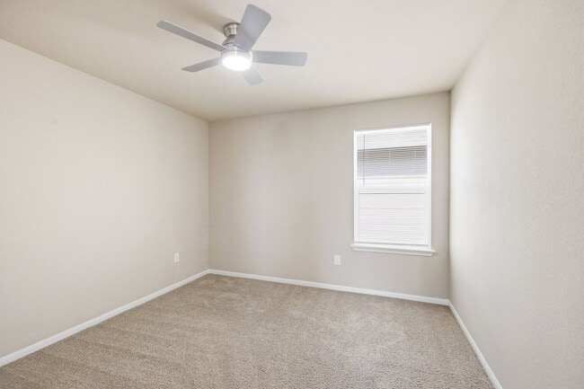 Building Photo - 12013 Waterford Run Way