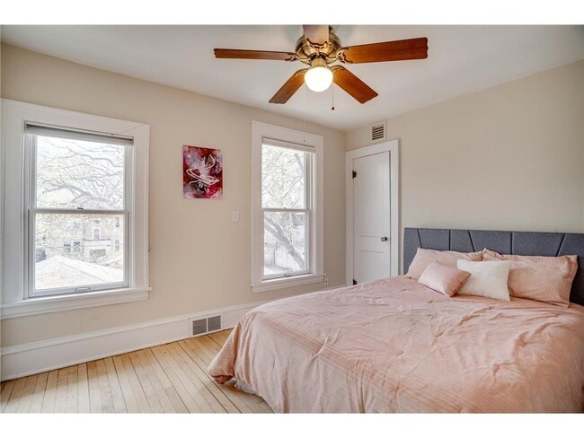 Building Photo - 3521 Girard Ave S