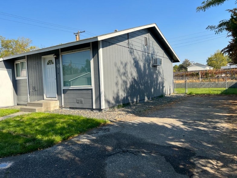 Building Photo - 1126 Benham Ct