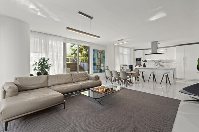 Building Photo - 300 Sunny Isles Blvd