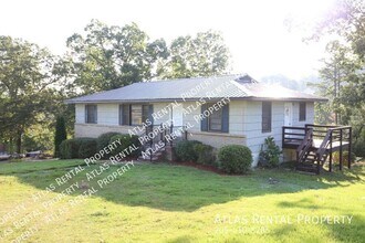 Building Photo - 1001 28th Ave NE