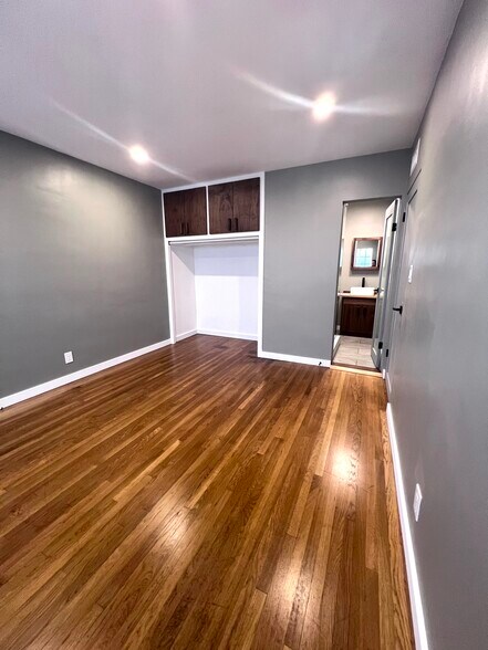 Building Photo - 3547 E Green St