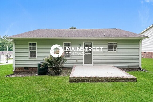 Building Photo - 3 Bedroom Pet-Friendly Home in THOMASVILLE...