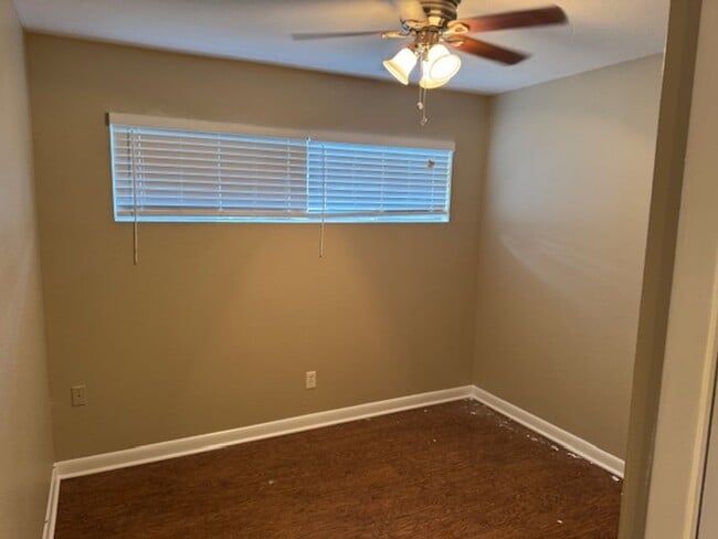 Building Photo - 3204 Rose Pl