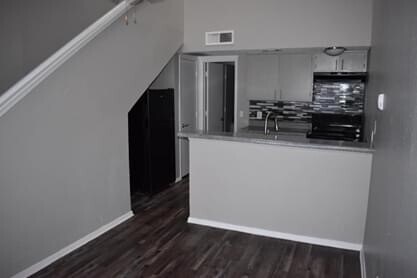 Building Photo - 709 grand ct