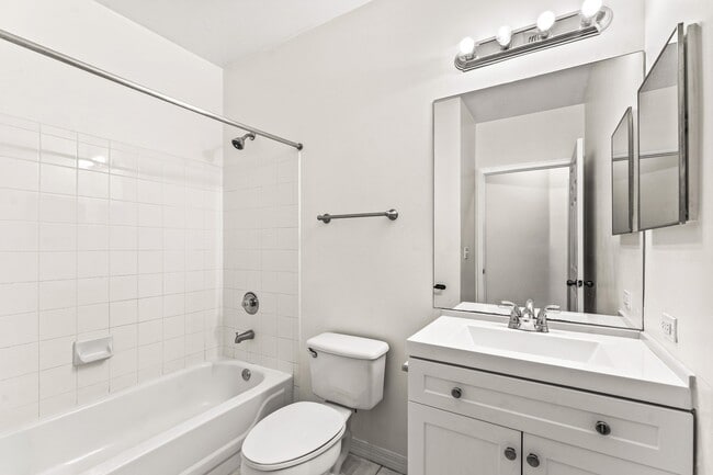 Building Photo - 10336 Fox Trail Rd S