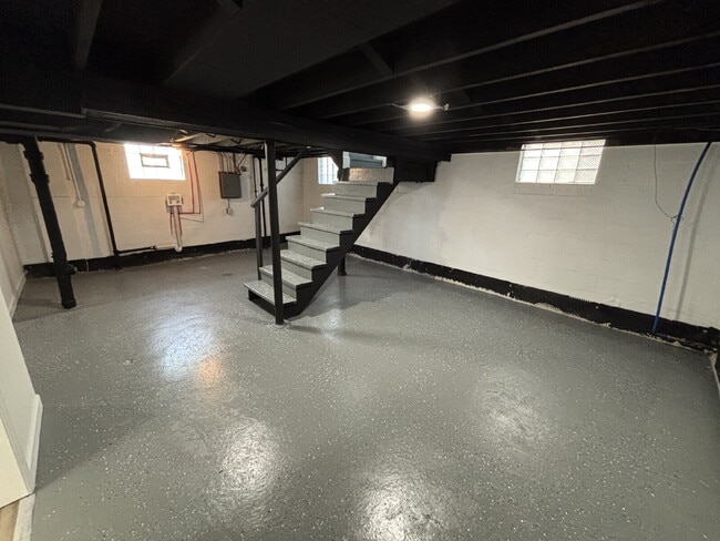 Building Photo - Newly Rehabbed 4-bed home in Gary!